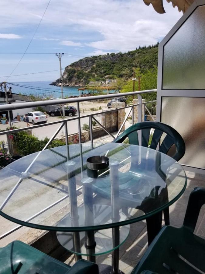 Irini Boutique Rooms!!! Himare Exterior foto