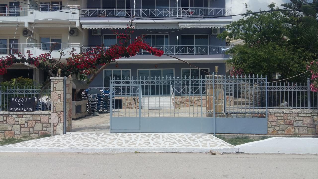 Irini Boutique Rooms!!! Himare Exterior foto