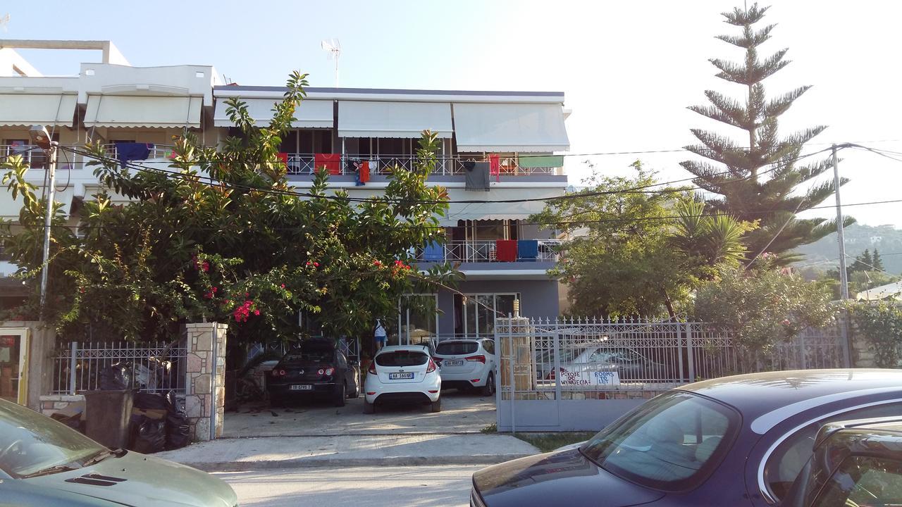 Irini Boutique Rooms!!! Himare Exterior foto